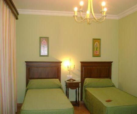 Santa Cruz Otel Los Palacios Y Villafranca Dış mekan fotoğraf