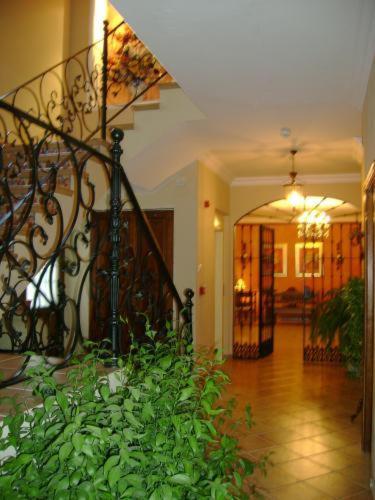 Santa Cruz Otel Los Palacios Y Villafranca Dış mekan fotoğraf